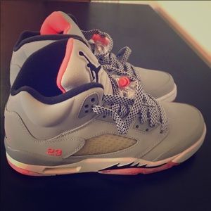 worn TWICE( no box included) size 6Y (women’s 8)